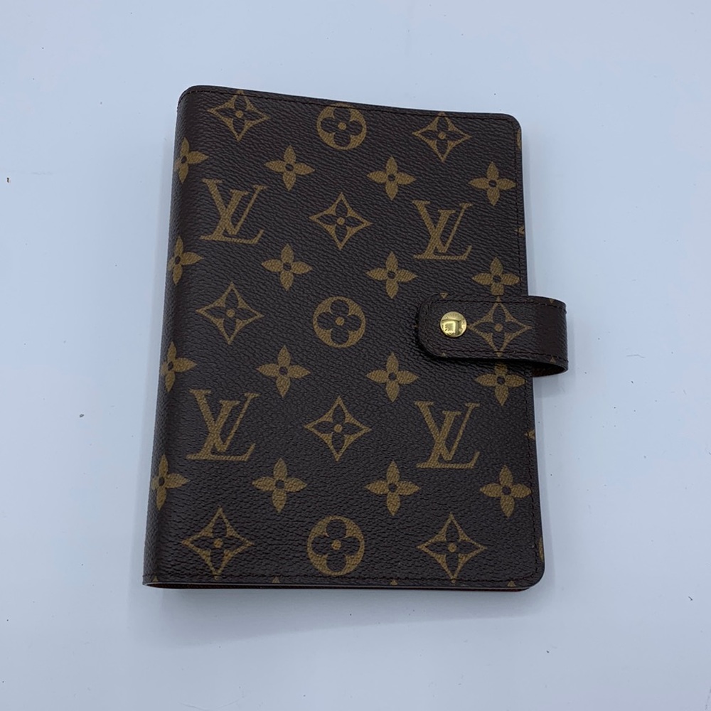 Louis Vuitton Monogram Ring Agenda MM 5”W x 7”H x 1.5”D